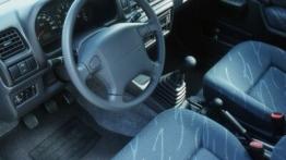 Suzuki Jimny - widok ogólny wnętrza z przodu