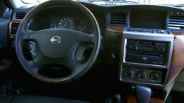 Nissan Patrol 2005 - pełny panel przedni