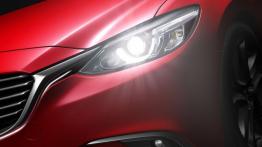 Mazda 6 III sedan Facelifting (2016) - lewy przedni reflektor - włączony