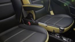 Smart fortwo II Cabrio edition MOSCOT (2015) - tunel środkowy między fotelami