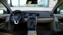 Volvo S60L (2014) - pełny panel przedni