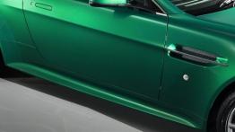 Aston Martin V8 Vantage S Volante - drzwi pasażera zamknięte