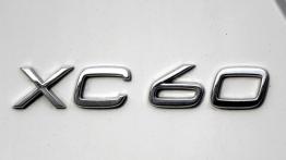 Volvo XC60 Facelifting 3.0 T6 304KM - galeria redakcyjna - emblemat