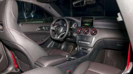 Mercedes A250 Sport 4MATIC - galeria redakcyjna - pełny panel przedni