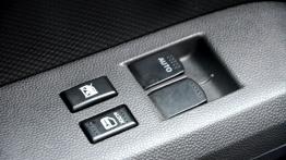 Suzuki Splash Hatchback 5d Facelifting 1.0 68KM - galeria redakcyjna - sterowanie w drzwiach