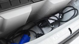 Toyota Prius IV Plug-In Hybrid - galeria redakcyjna - schowek w bagażniku