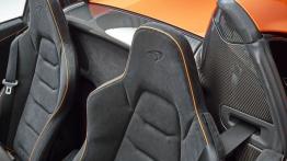 McLaren 650S Spider (2014) - widok ogólny wnętrza z przodu