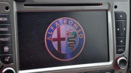 Alfa Romeo MiTo Hatchback 3d 1.4 TB MultiAir 16v 170KM - galeria redakcyjna - radio/cd/panel lcd