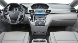 Honda Odyssey 2010 - pełny panel przedni
