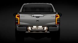 Mitsubishi L200 (Triton) 2019 - ty? - reflektory w??czone