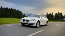 BMW serii 5 F11 520d Touring (2015) - widok z przodu