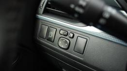Toyota Avensis III Facelifting 2015 - galeria redakcyjna - panel sterowania pod kierownicą