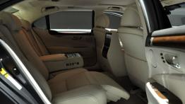 Lexus LS IV Facelifting - galeria redakcyjna - tylna kanapa