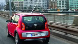 Volkswagen cross up! (2013) - widok z tyłu