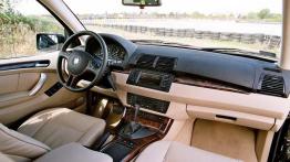 BMW X5 4.4i - galeria redakcyjna - pełny panel przedni