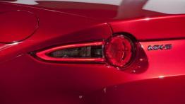 Mazda MX-5 IV (2015) - lewy tylny reflektor - włączony