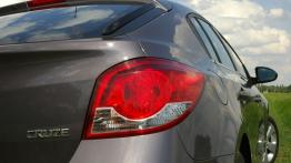 Chevrolet Cruze Hatchback 5d 1.8 16V DOHC 141KM - galeria redakcyjna - prawy tylny reflektor - włącz