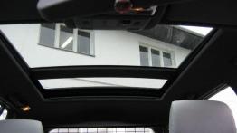 BMW X3 3.0i - galeria redakcyjna - szyberdach od wewnątrz