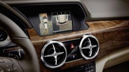 Mercedes GLK Facelifting - radio/cd/panel lcd