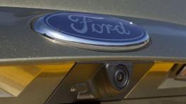 Ford Kuga II - tył - inne ujęcie