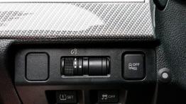 Subaru Levorg 1.6 GT 170 KM (2016) - galeria redakcyjna - panel sterowania pod kierownicą