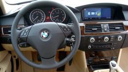 BMW Seria 5 E60 Sedan 530i 272KM - galeria redakcyjna - kokpit