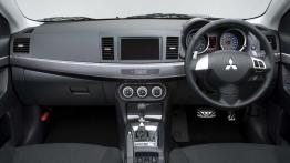 Mitsubishi Galant Ralliart Fortis - pełny panel przedni