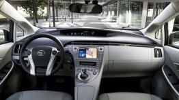 Toyota Prius Facelifting - pełny panel przedni