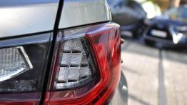 Lexus RX - galeria redakcyjna - prawy tylny reflektor - wyłączony