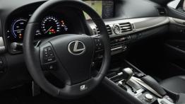 Lexus LS IV Facelifting - galeria redakcyjna - pełny panel przedni