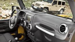 Jeep Wrangler 2011 - wersja 3-drzwiowa - pełny panel przedni
