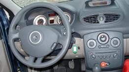 Renault Clio III 1.2 75 KM - kokpit