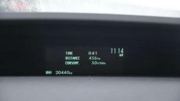 Na prąd, benzynę i ... drewno - jedziemy Toyotą Prius Plug-in po choinkę (Fotostory)