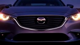 Mazda 6 III sedan Facelifting (2016) - przód - reflektory włączone