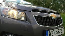 Chevrolet Cruze Hatchback 5d 1.8 16V DOHC 141KM - galeria redakcyjna - przód - inne ujęcie