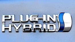 Toyota Prius IV Plug-In Hybrid - galeria redakcyjna - emblemat boczny