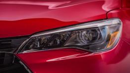 Toyota Camry Facelifting XSE (2015) - lewy przedni reflektor - wyłączony