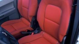 Mitsubishi Colt - widok ogólny wnętrza z przodu