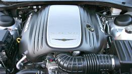 Chrysler 300C Touring - silnik