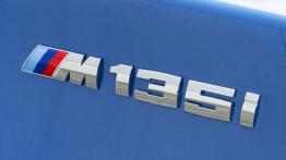 BMW M135i - emblemat