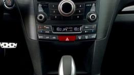 Subaru Legacy V Kombi Facelifting - konsola środkowa
