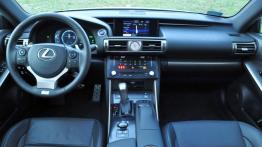Lexus IS III Sedan 300h 223KM - galeria redakcyjna - pełny panel przedni