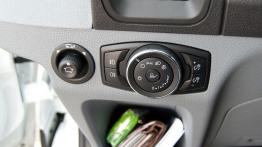Ford Transit 2014 - galeria redakcyjna - panel sterowania pod kierownicą