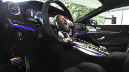 Mercedes-AMG i dwa przepisy na coupe – czterodrzwiowe AMG GT i łobuz klasy średniej