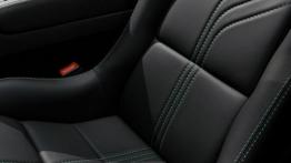 Aston Martin V8 Vantage S Volante - fotel pasażera, widok z przodu