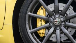 Alfa Romeo 4C Spider Yellow (2016) - wersja amerykańska - zacisk hamulcowy