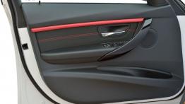 BMW 320d EfficientDynamics Touring Facelifting (2015) - drzwi kierowcy od wewnątrz