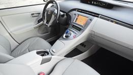 Toyota Prius IV Plug-In Hybrid - galeria redakcyjna - kokpit