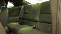 Chevrolet Camaro V Coupe 6.2L V8 405KM - galeria redakcyjna - tylna kanapa