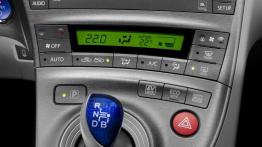 Toyota Prius Facelifting - panel sterowania wentylacją i nawiewem